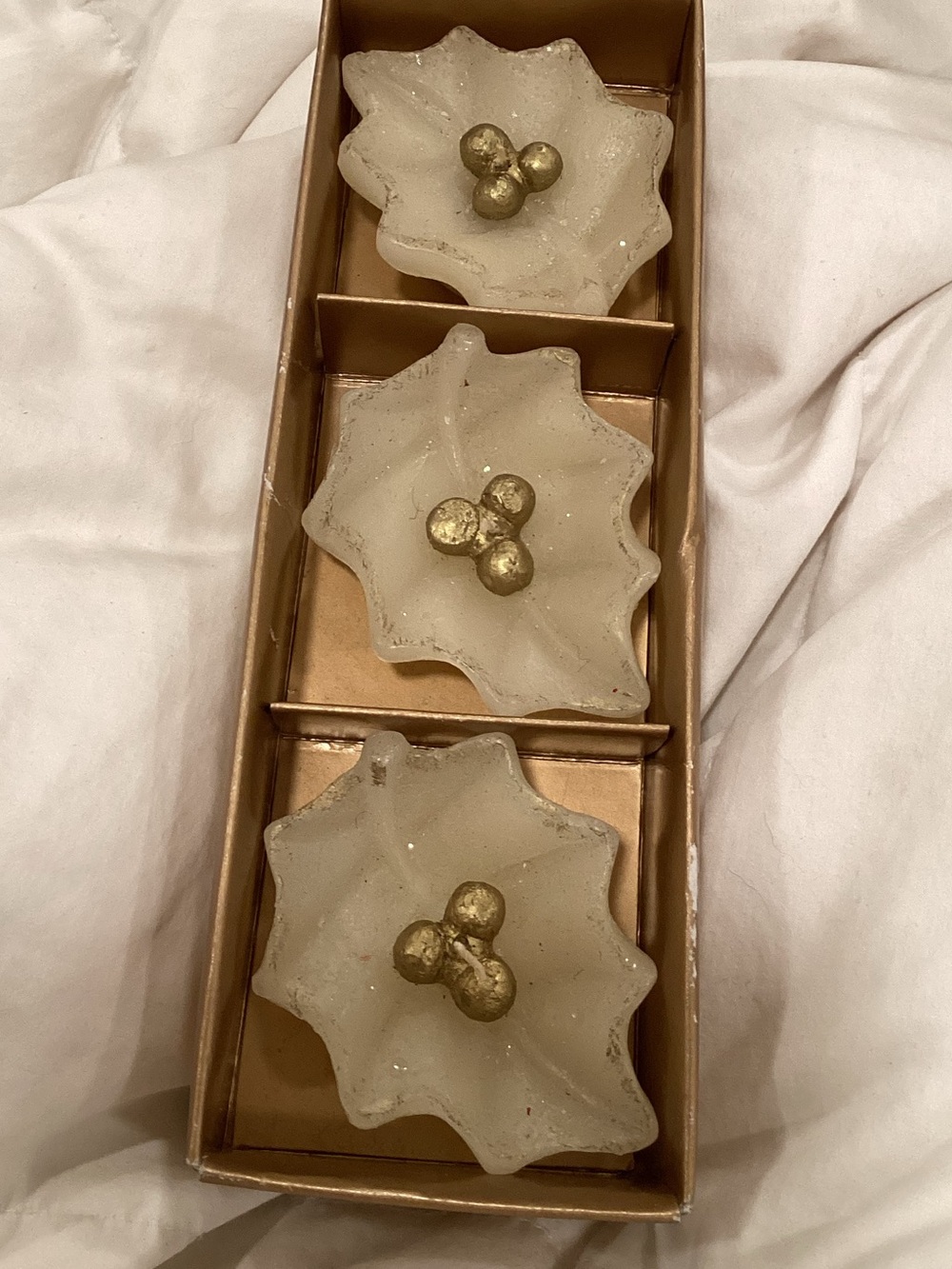 VTG Illusions frosted white holly Leaf floating candles CHRISTMAS DECOR VTG